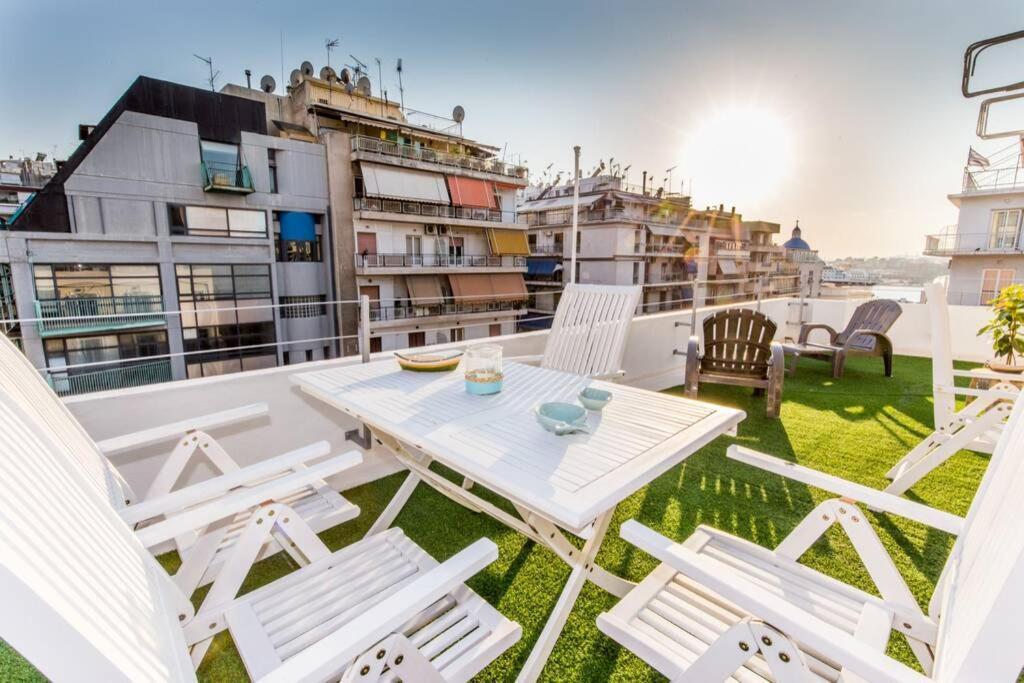 Neoclassical Apartment With 2 Bedrooms In El Pireo Exterior foto
