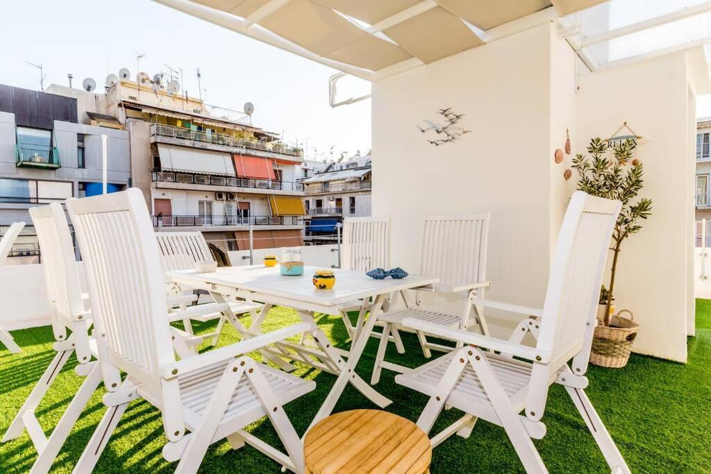 Neoclassical Apartment With 2 Bedrooms In El Pireo Exterior foto